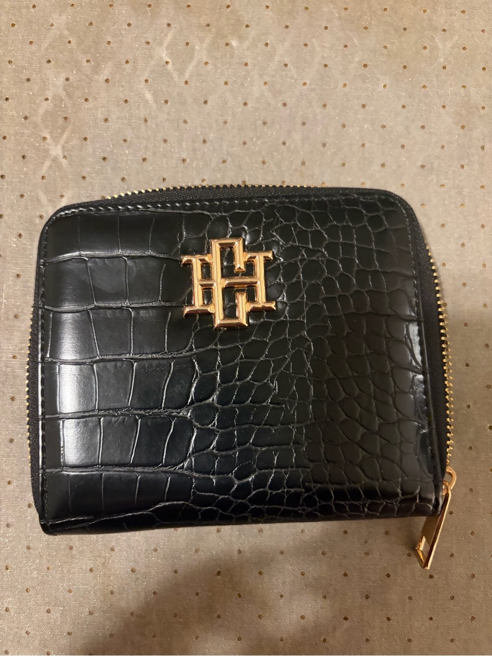 Croc-Textured Black Zip Card & Key Holder with Gold Emblem